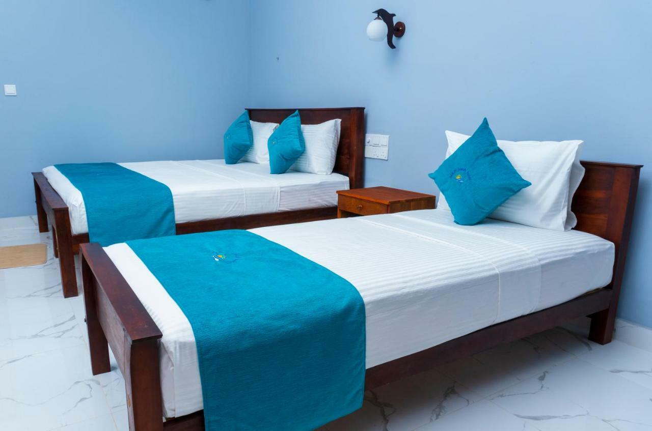 Mrd Beach Hotel Trincomalee Exterior photo